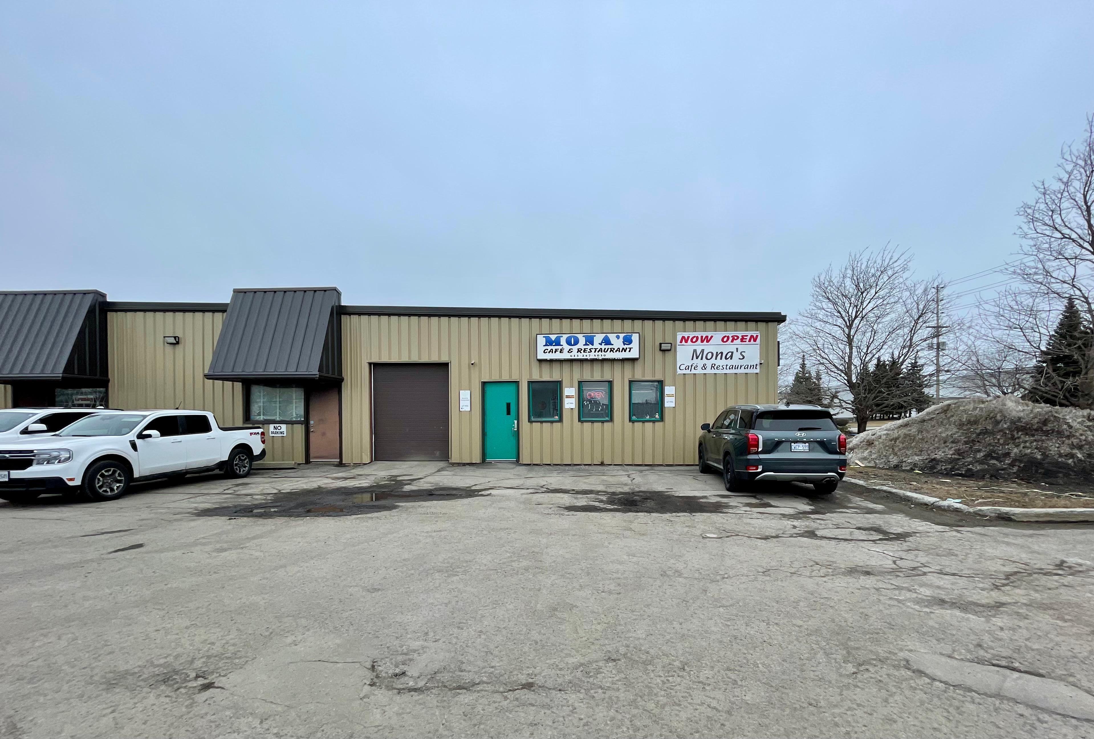 Mona’s Café and Restaurant