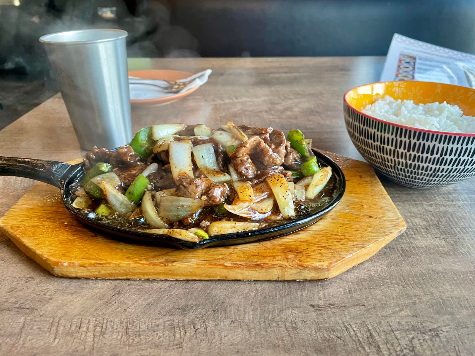 Sizzling, pepper-forward and deeply comforting, with tender beef and crisp vegetables that demand to be scooped up with rice